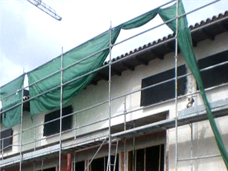 太陽能異聚態(tài)熱利用系統(tǒng)工程施工現(xiàn)場安裝圖