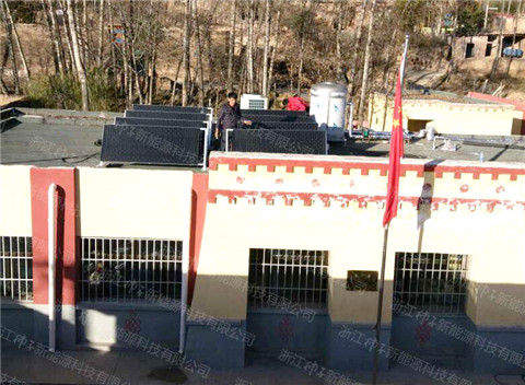 青?！獙W(xué)校300㎡異聚態(tài)采暖工程